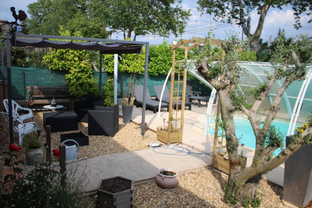Philippe & Marie, A Louer Petite Chambre Chez L'Habitant Avec Terrasse Dans Villa, Au Pied Du Luberon Cucuron Ngoại thất bức ảnh