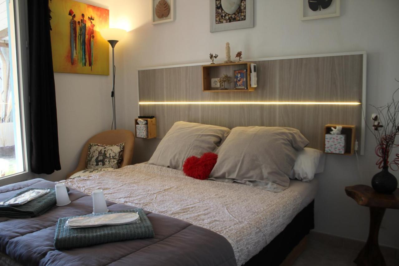 Philippe & Marie, A Louer Petite Chambre Chez L'Habitant Avec Terrasse Dans Villa, Au Pied Du Luberon Cucuron Ngoại thất bức ảnh