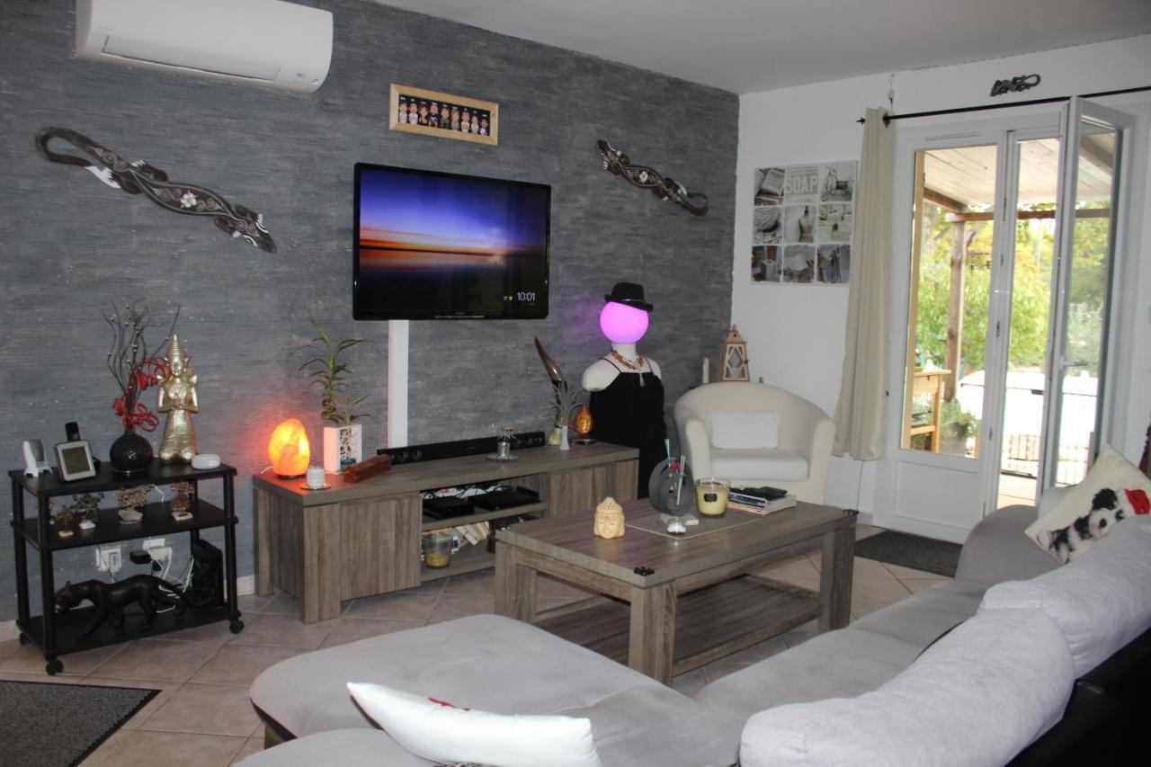 Philippe & Marie, A Louer Petite Chambre Chez L'Habitant Avec Terrasse Dans Villa, Au Pied Du Luberon Cucuron Ngoại thất bức ảnh